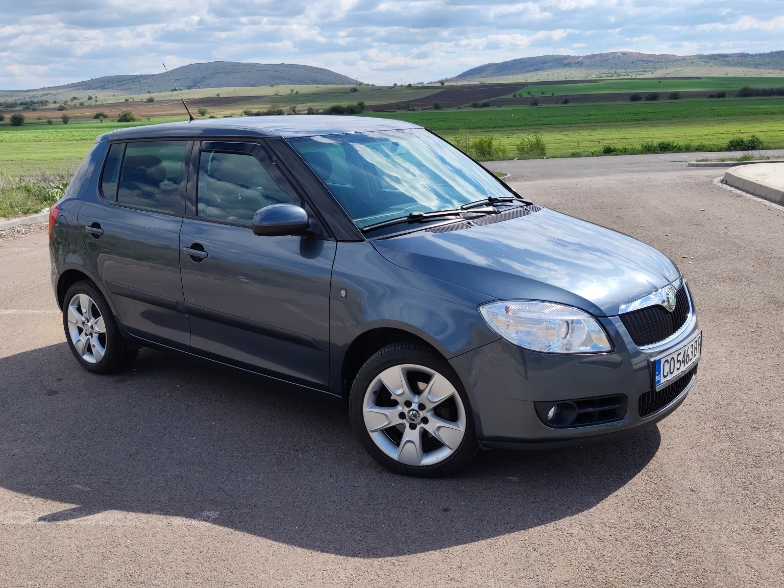 Skoda Fabia 1.6i, снимка 2 - Автомобили и джипове - 54303961