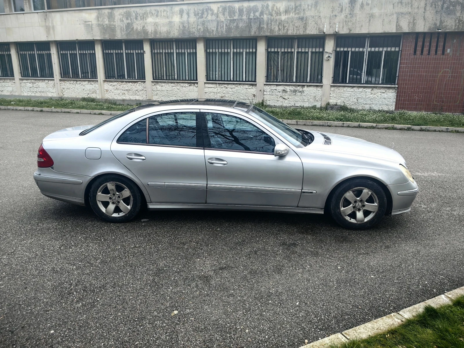 Mercedes-Benz E 270 ПАНОРМА ПАРКТРОНИК, снимка 4 - Автомобили и джипове - 55002751