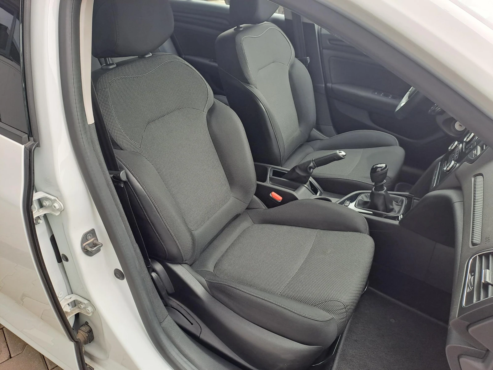 Renault Megane 1.3 Sedan TCe Life  140�.�. | Mobile.bg � ����������� 14