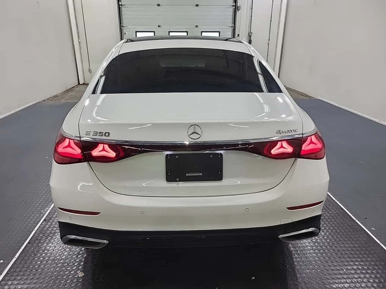 Mercedes-Benz E 350 * AMG Line * CARFAX * Бeз инциденти * , снимка 4 - Автомобили и джипове - 55434007