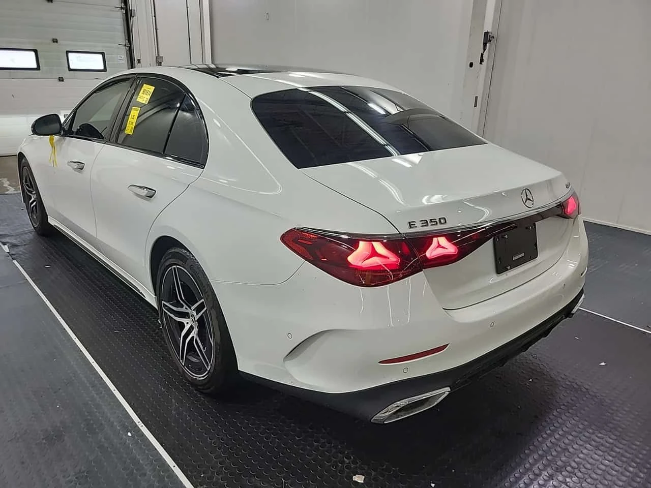 Mercedes-Benz E 350 * AMG Line * CARFAX * Бeз инциденти * , снимка 5 - Автомобили и джипове - 55434007