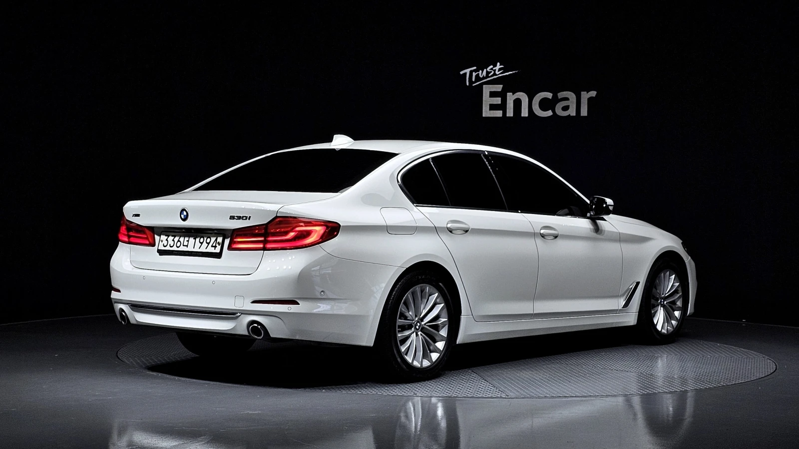 BMW 530 АВТОКРЕДИТ БЕЗ ПЪРВОНАЧАЛНА ВНОСКА, снимка 3 - Автомобили и джипове - 55448116