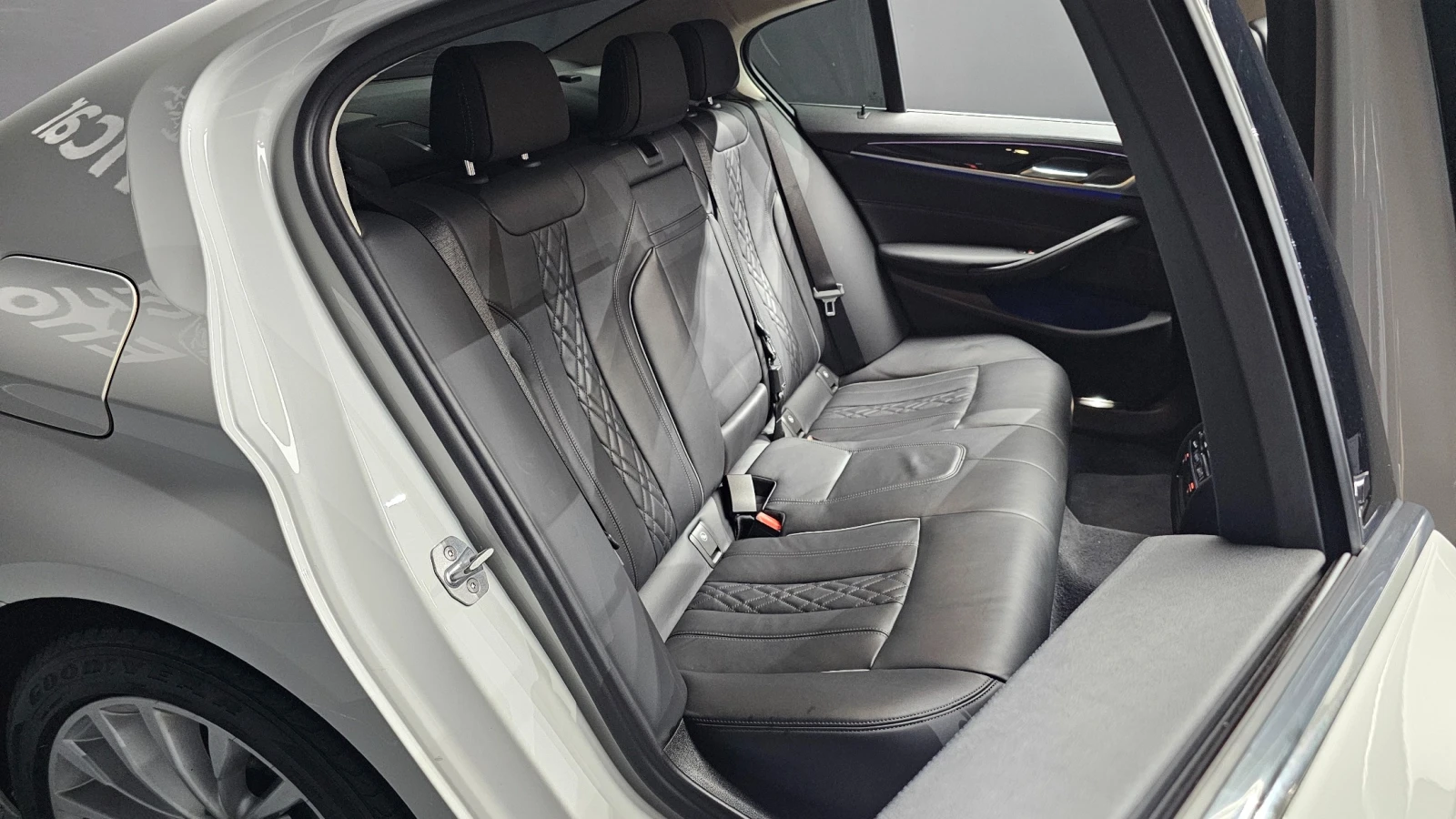BMW 530 АВТОКРЕДИТ БЕЗ ПЪРВОНАЧАЛНА ВНОСКА, снимка 11 - Автомобили и джипове - 55448116