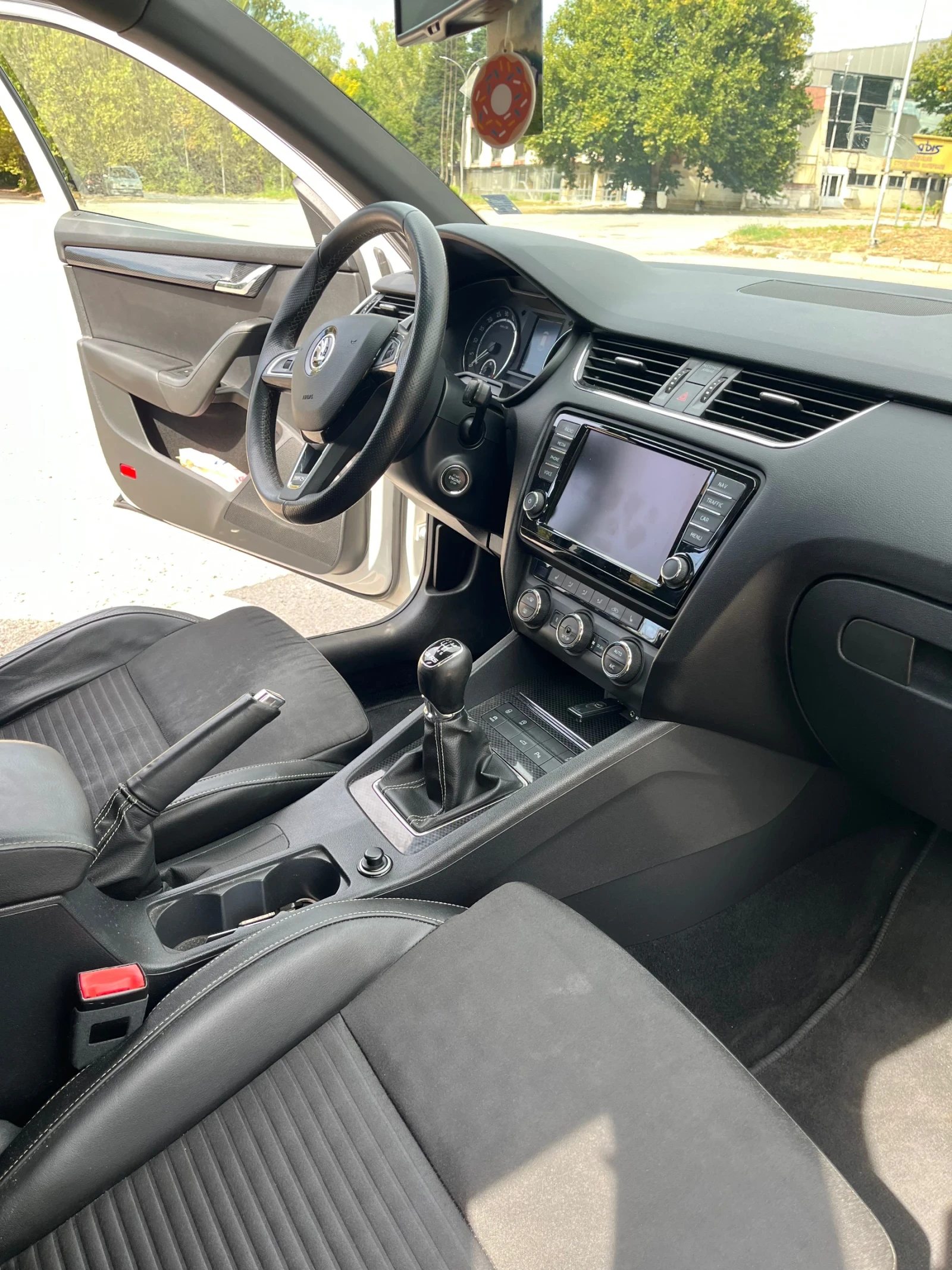 Skoda Octavia, снимка 10 - Автомобили и джипове - 56144895