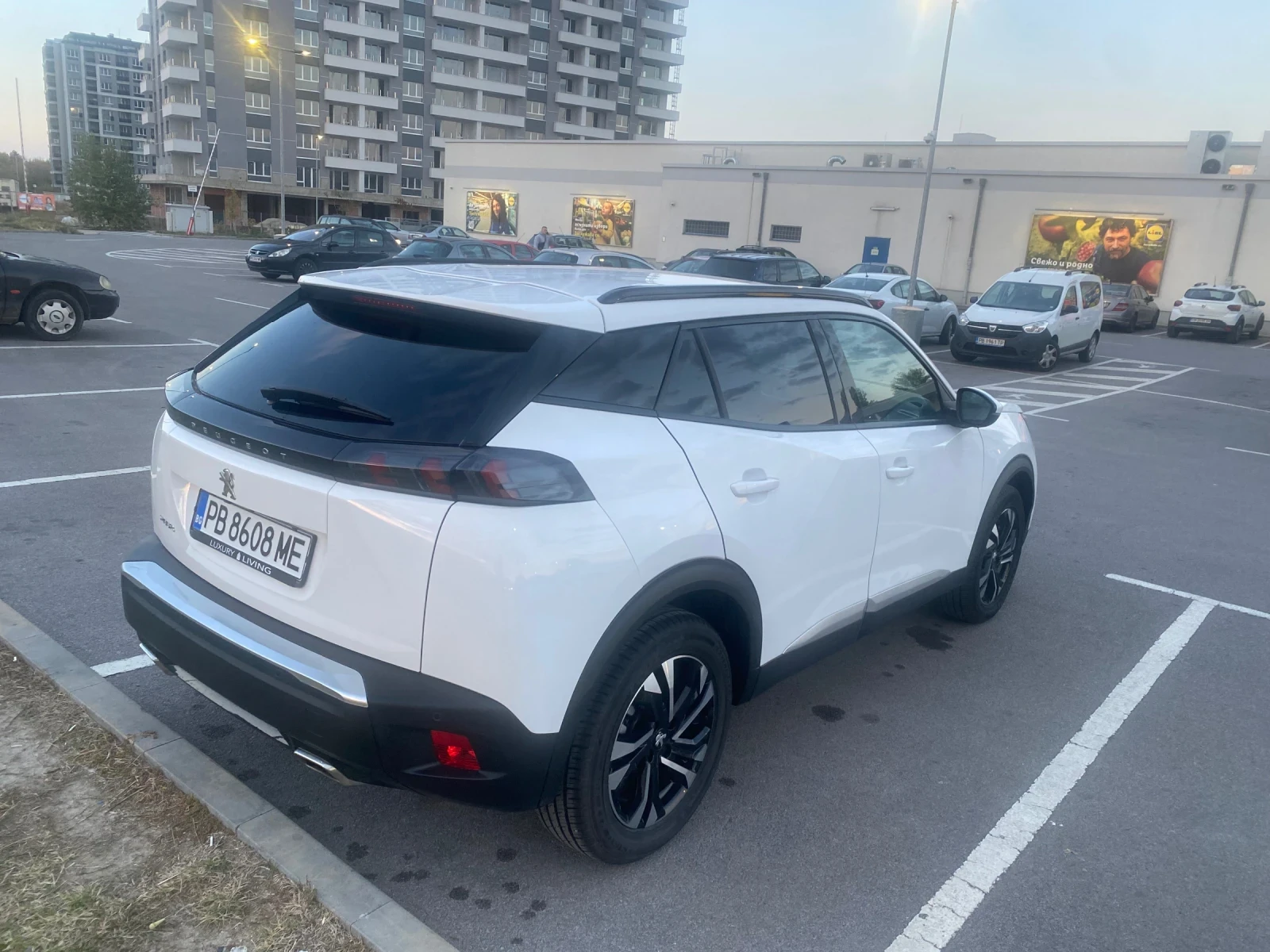 Peugeot 2008, снимка 7 - Автомобили и джипове - 56231158