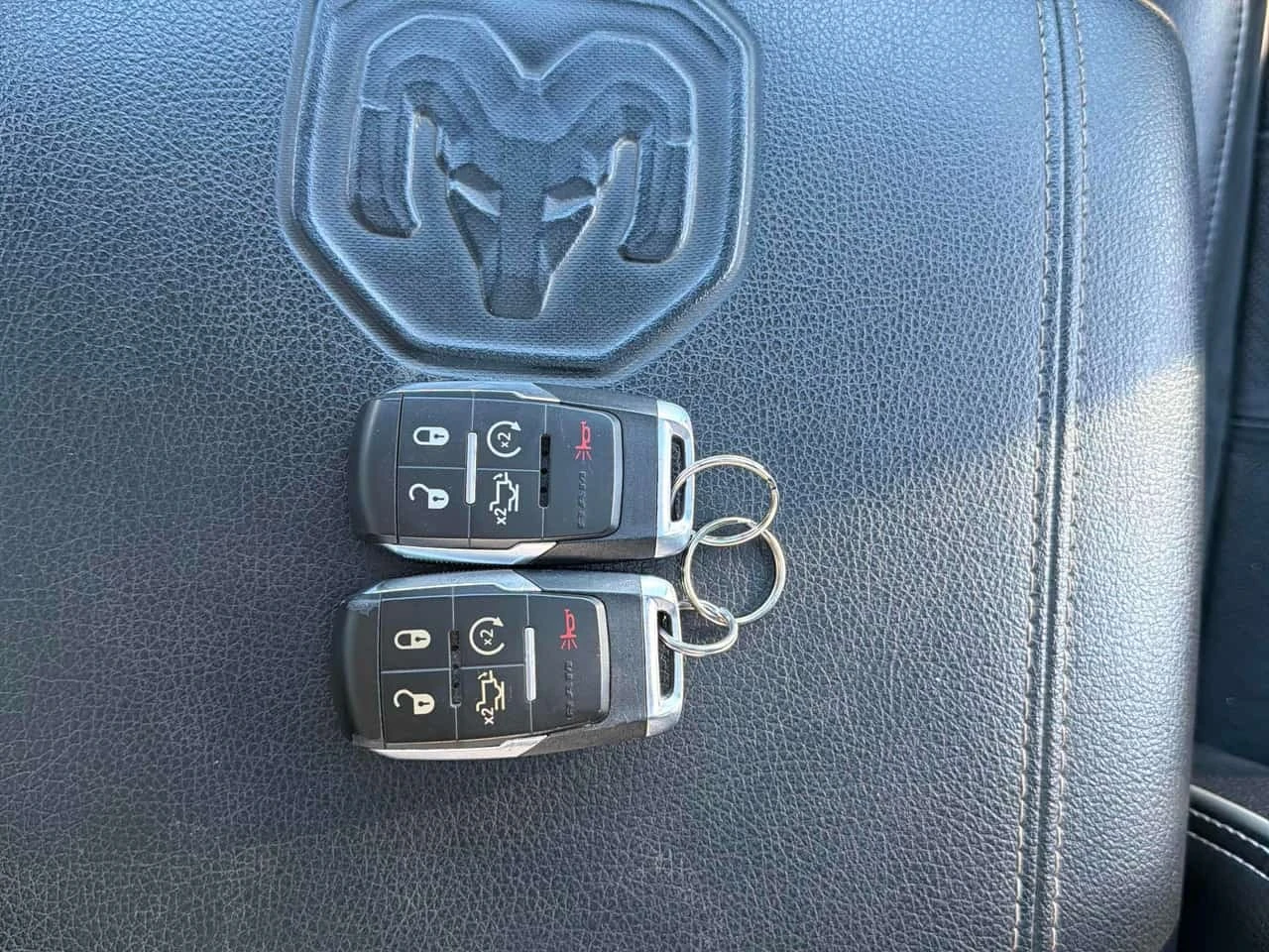 Dodge RAM 3500  Laramie / CARFAX / 360 ������ / 2 �����   | Mobile.bg � ����������� 9
