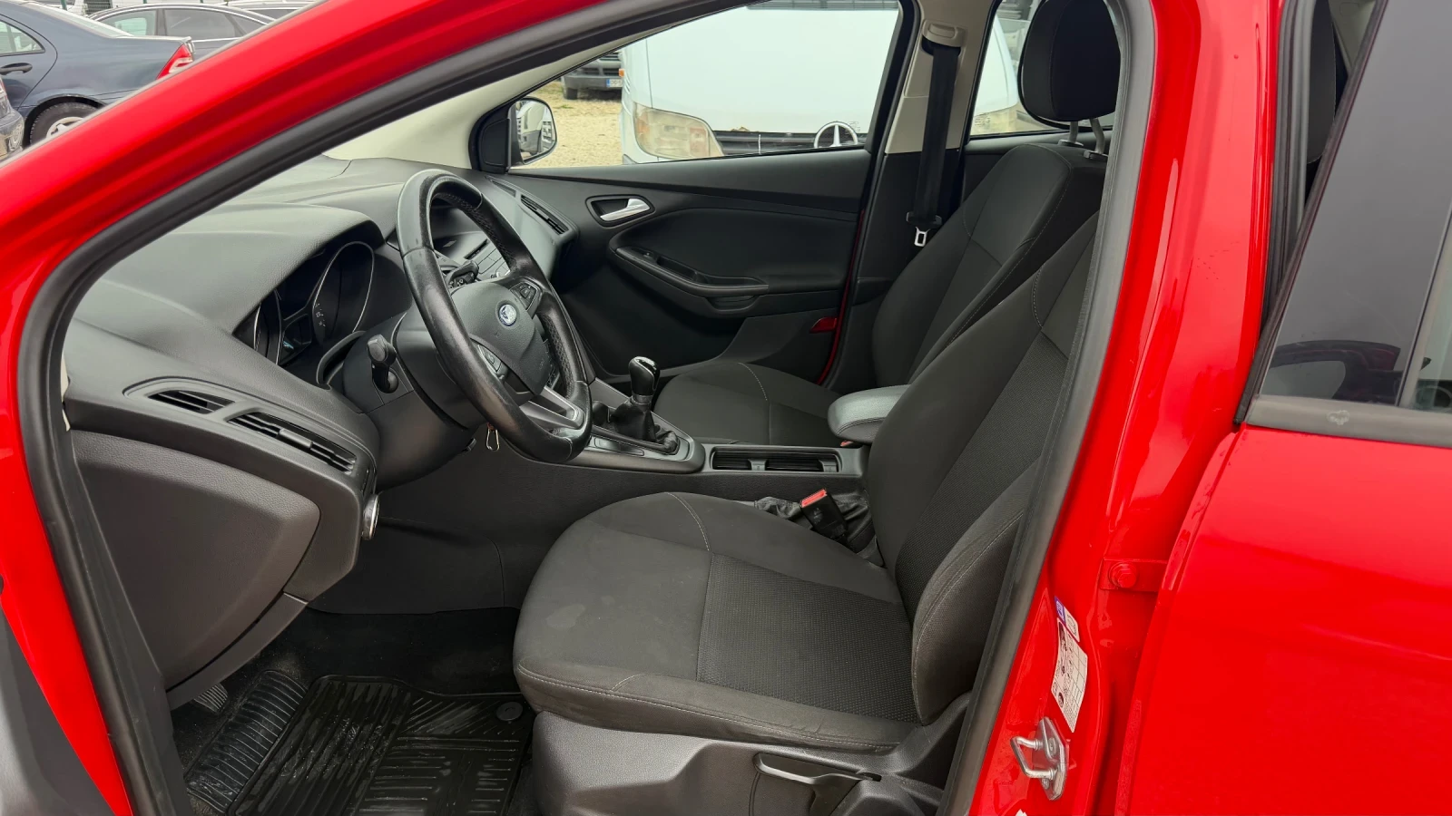 Ford Focus 1.0i ECOBOOST ТОП БАРТЕР ЛИЗИНГ, снимка 9 - Автомобили и джипове - 56717701