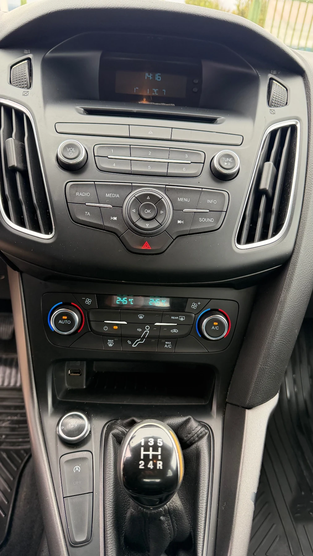 Ford Focus 1.0i ECOBOOST ТОП БАРТЕР ЛИЗИНГ, снимка 8 - Автомобили и джипове - 56717701