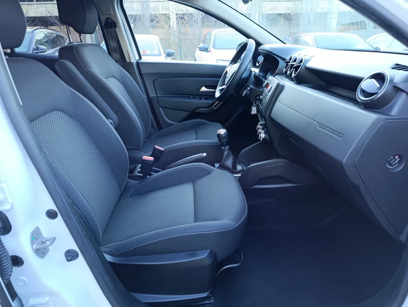 Dacia Duster 1.3TCe-131kc-4x4 N1, снимка 12 - Автомобили и джипове - 52719405