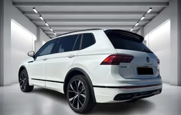 VW Tiguan Allspace 2.0 TDI 4Motion = R-line = 7 Seats Гаранция, снимка 2 - Автомобили и джипове - 54454688