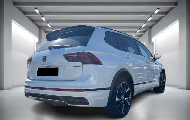 VW Tiguan Allspace 2.0 TDI 4Motion = R-line = 7 Seats Гаранция, снимка 4 - Автомобили и джипове - 54454688