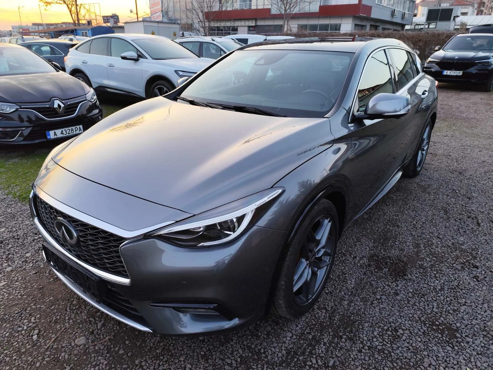 Infiniti Q30 PremiumTechAWD170кс - изображение 2