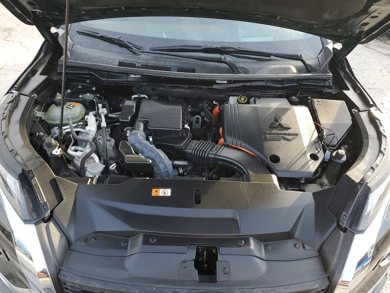 Mitsubishi Outlander PHEV SEL S-AWC, снимка 12 - Автомобили и джипове - 53905042