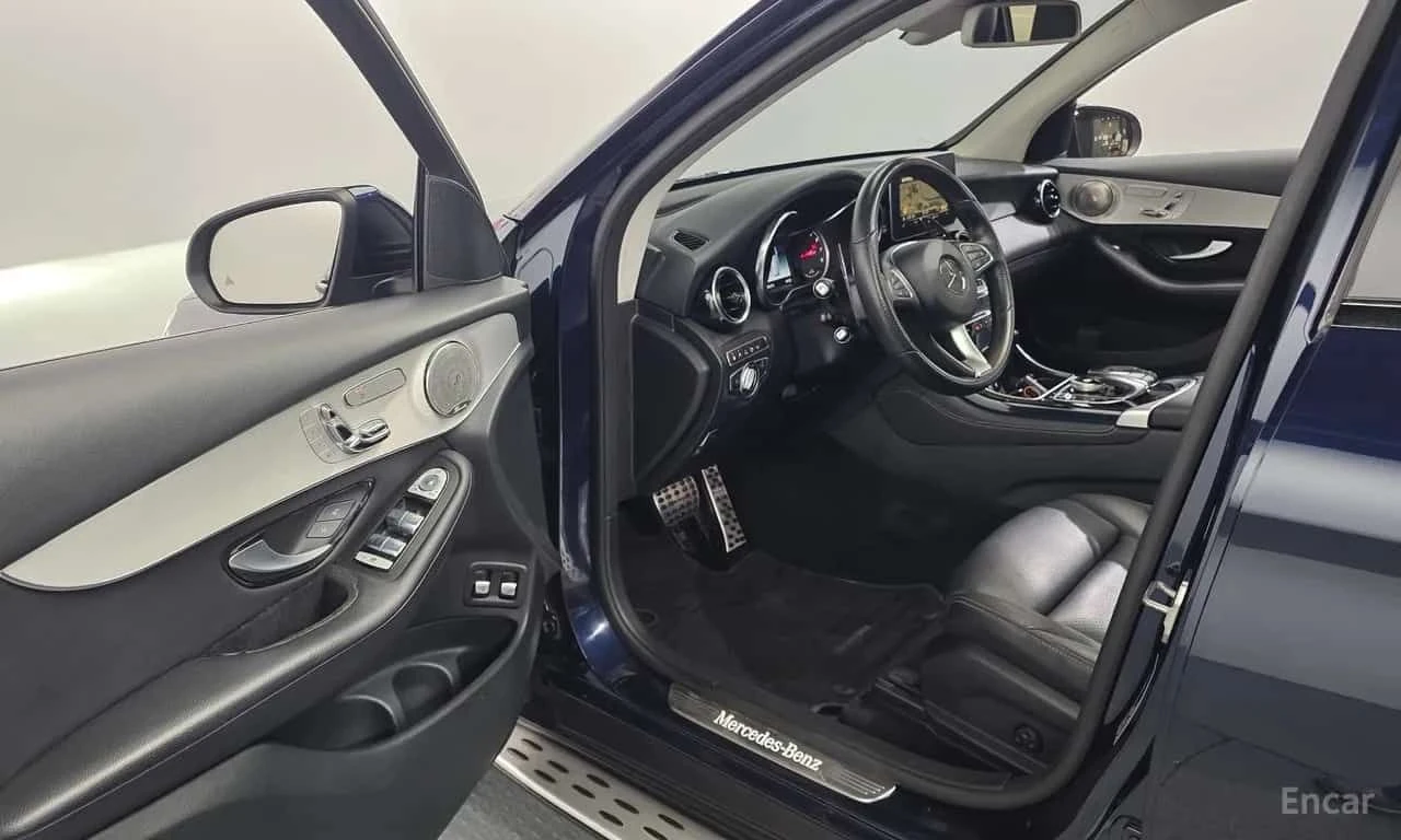 Mercedes-Benz GLC * GLC350e 4MATIC Premium * CARFAX * ЦЕНА ДО БГ, снимка 6 - Автомобили и джипове - 55500390
