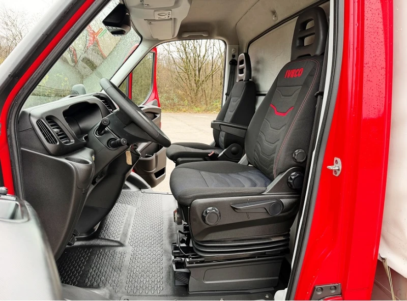 Iveco 35S18 3.0L* HI-MATIC* БОРД* L4.40m* H2.75m* КЛИМА, снимка 9 - Бусове и автобуси - 52426326