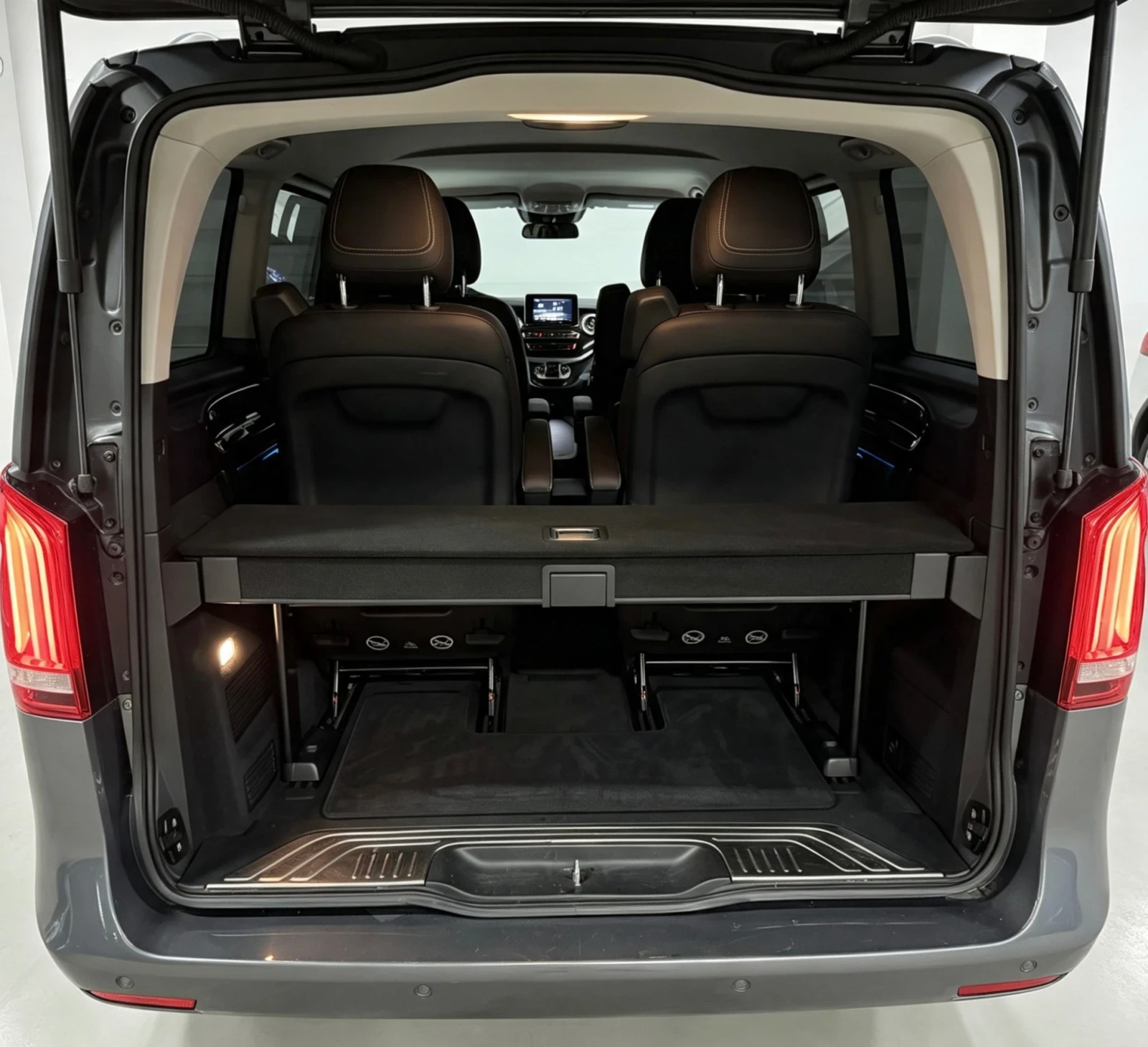 Mercedes-Benz V 250, снимка 16 - Бусове и автобуси - 56342609