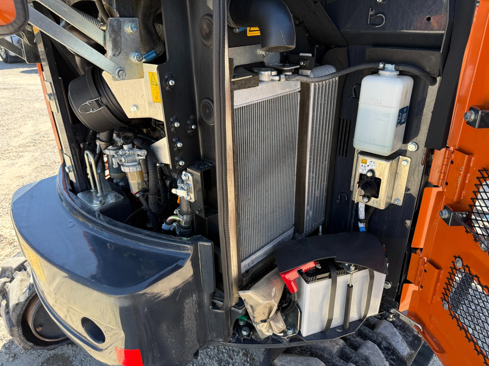 ����� Hitachi ZX 26U-6 | Mobile.bg � ����������� 8