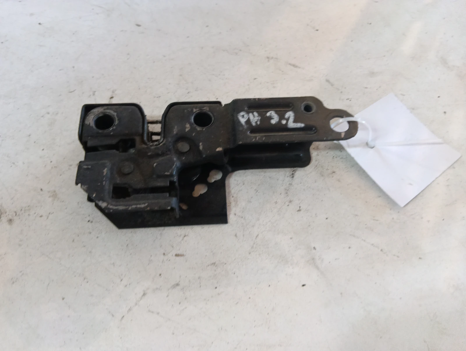 брава преден капак 3D0823509C VW Phaeton