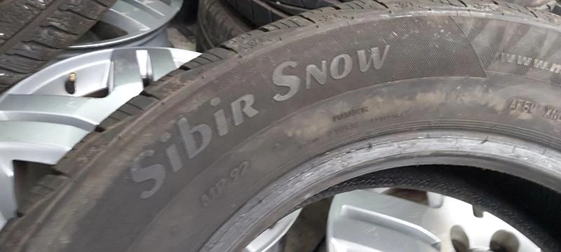 Гуми Зимни 215/60R16, снимка 8 - Гуми и джанти - 34367097