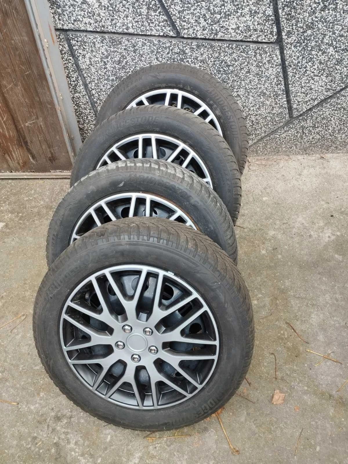 ���� � ������ 205/55R16 �� VW | Mobile.bg � ����������� 1
