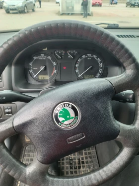 Skoda Octavia 1.6i ТОП СЪСТОЯНИЕ , снимка 12