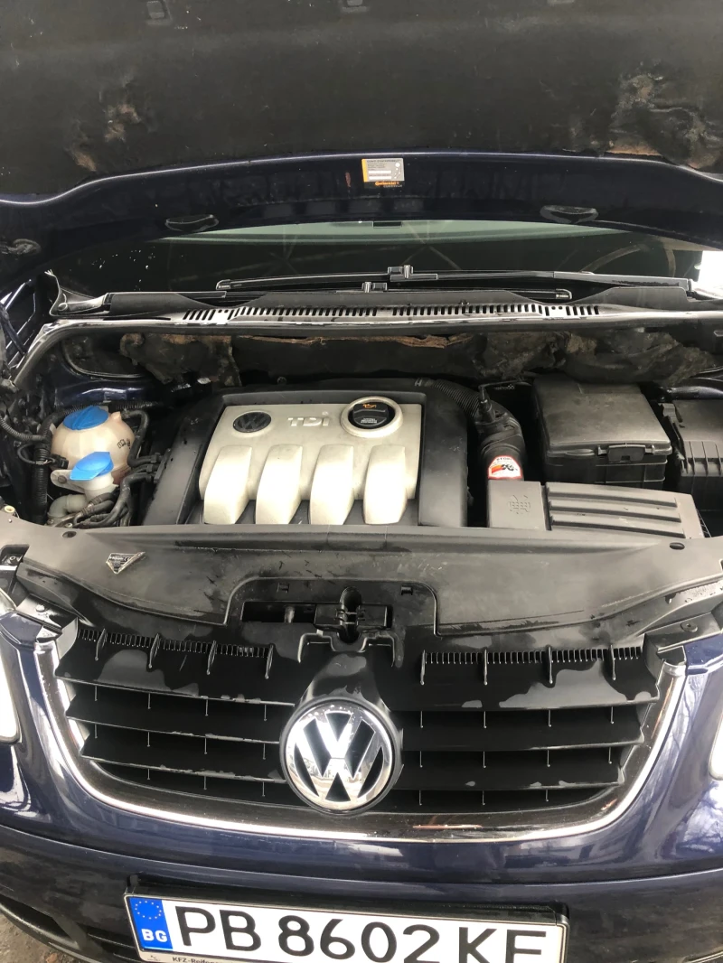 VW Touran 1.9 TDI, снимка 6 - Автомобили и джипове - 48296984