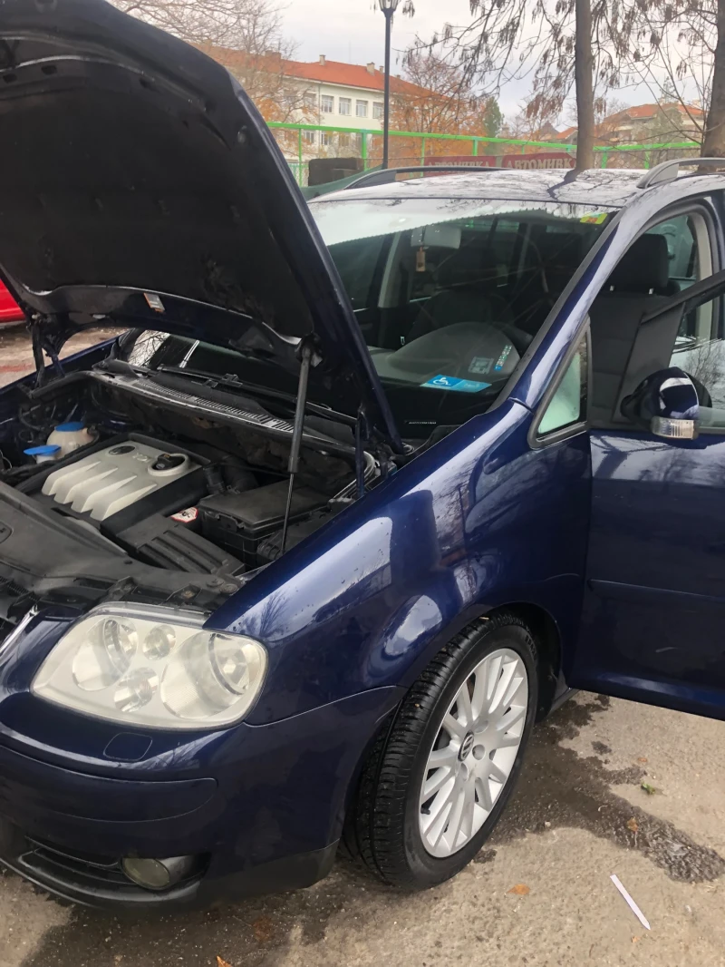 VW Touran 1.9 TDI, снимка 5 - Автомобили и джипове - 48296984