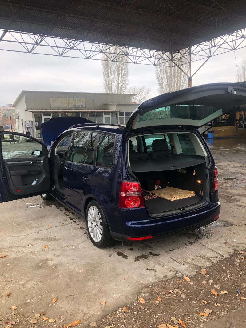 VW Touran 1.9 TDI, снимка 2 - Автомобили и джипове - 48296984