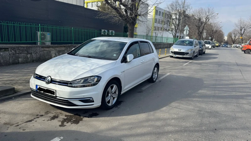 VW Golf 1.5 TGI, снимка 6 - Автомобили и джипове - 49015709