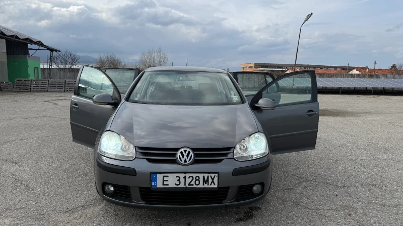 VW Golf, снимка 1 - Автомобили и джипове - 49343478