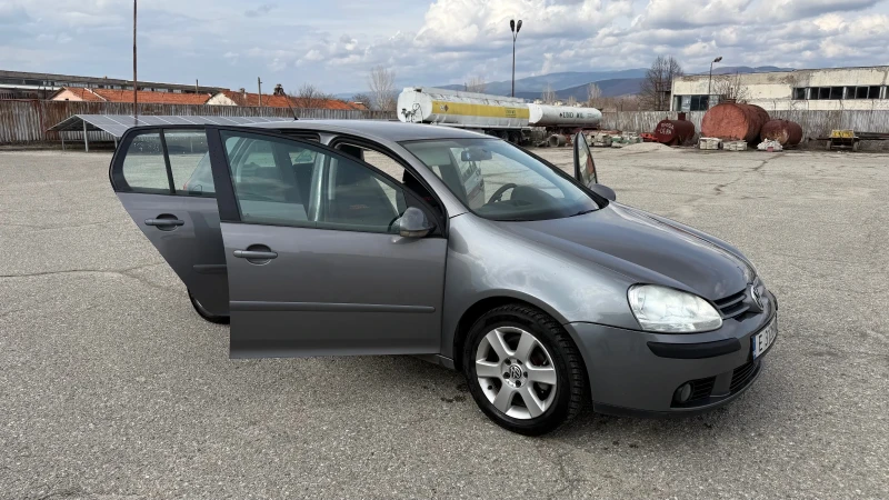 VW Golf, снимка 2 - Автомобили и джипове - 49343478