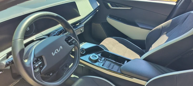 Kia EV6 GT Line, 77, 4kWh, 325к.с. 4х4, снимка 8 - Автомобили и джипове - 52601761