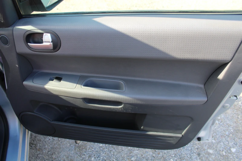 Mitsubishi Colt, снимка 12 - Автомобили и джипове - 52090960