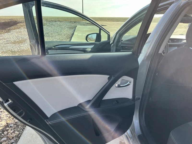 Toyota Avensis, снимка 9 - Автомобили и джипове - 52267317