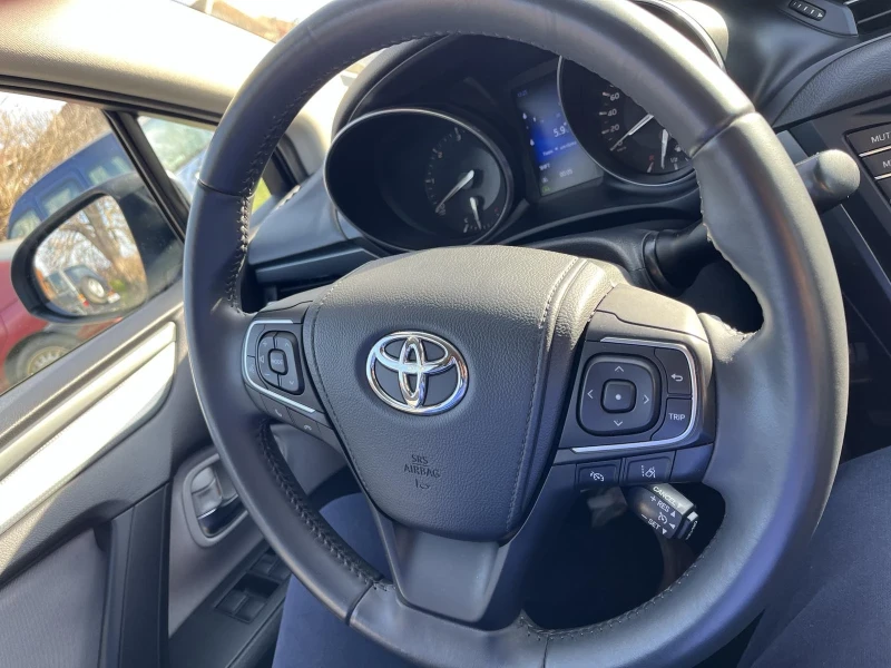 Toyota Avensis, снимка 13 - Автомобили и джипове - 52267317