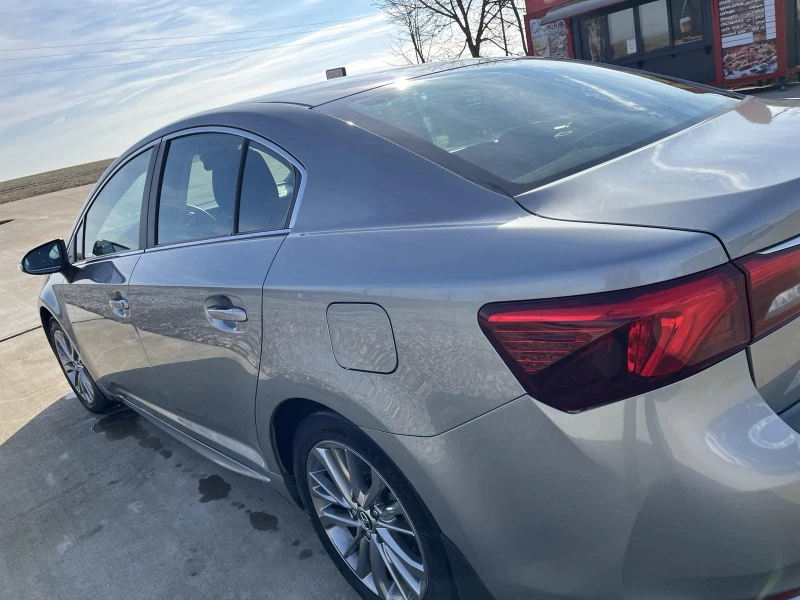 Toyota Avensis, снимка 4 - Автомобили и джипове - 52267317