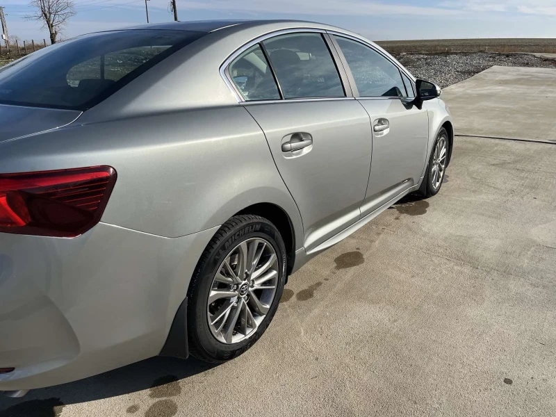Toyota Avensis, снимка 3 - Автомобили и джипове - 52267317