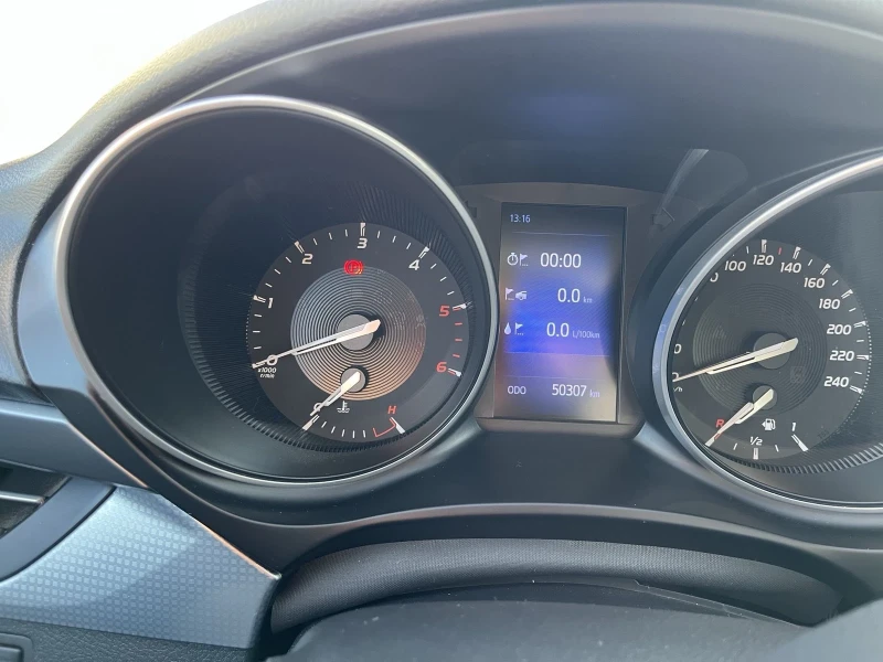 Toyota Avensis, снимка 15 - Автомобили и джипове - 52267317