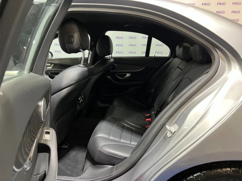 Mercedes-Benz C 300 * 4MATIC Sedan * CARFAX * ЦЕНА ДО БГ, снимка 13 - Автомобили и джипове - 52870637