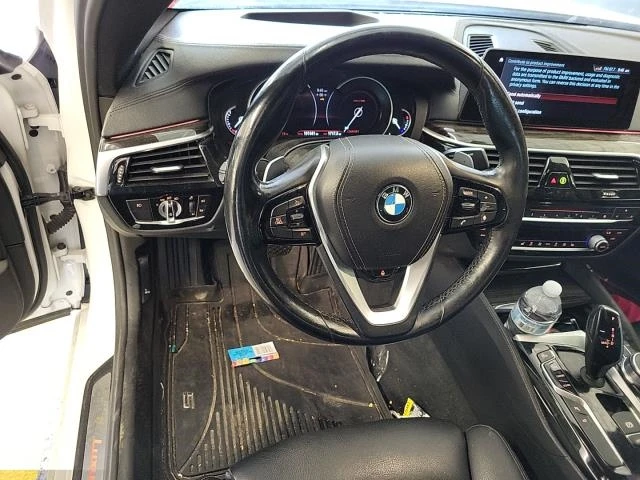 BMW 530 xDrive* 360* CarPlay* Head-up* Harman Kardon* Жест, снимка 7 - Автомобили и джипове - 47629160