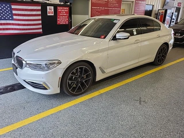 BMW 530 xDrive* 360* CarPlay* Head-up* Harman Kardon* Жест, снимка 2 - Автомобили и джипове - 47629160