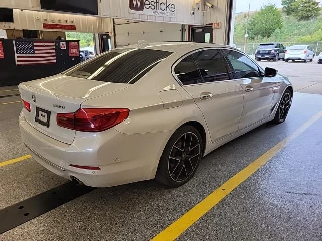 BMW 530 xDrive* 360* CarPlay* Head-up* Harman Kardon* Жест, снимка 5 - Автомобили и джипове - 47629160