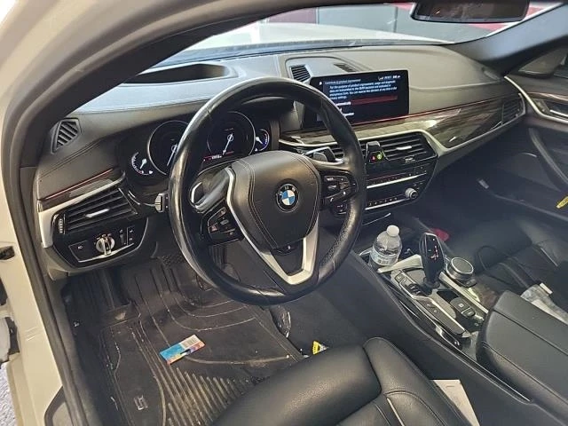 BMW 530 xDrive* 360* CarPlay* Head-up* Harman Kardon* Жест, снимка 9 - Автомобили и джипове - 47629160