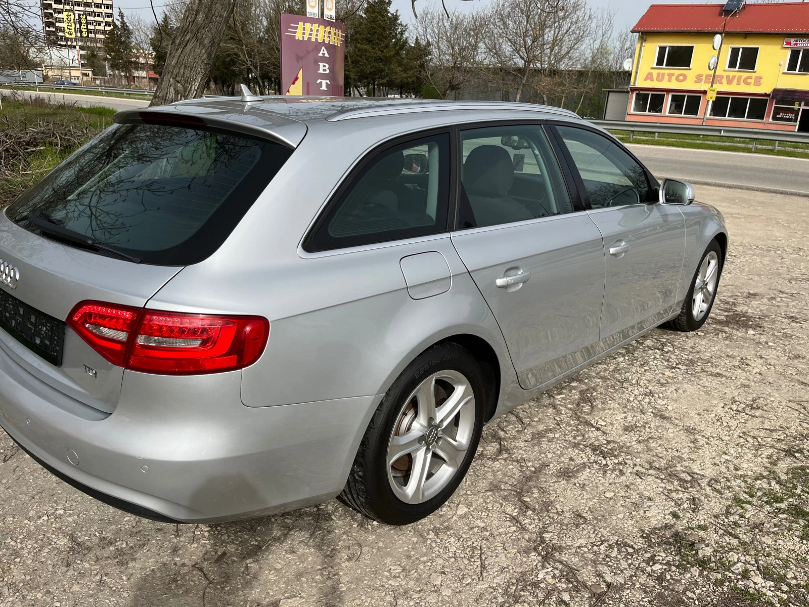 Audi A4 2.0TDi Face Recaro Като нова! - изображение 4