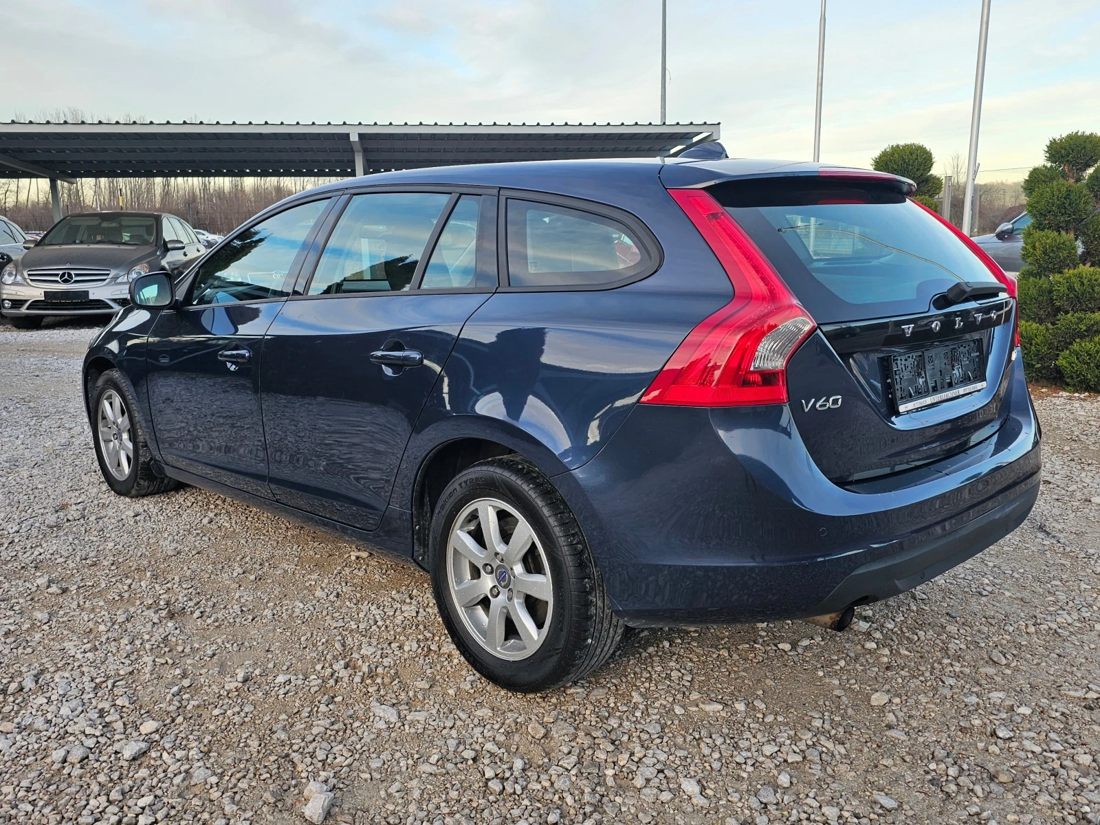 Volvo V60 2.0d 136кс  ! ! КЛИМАТРОНИК - изображение 3