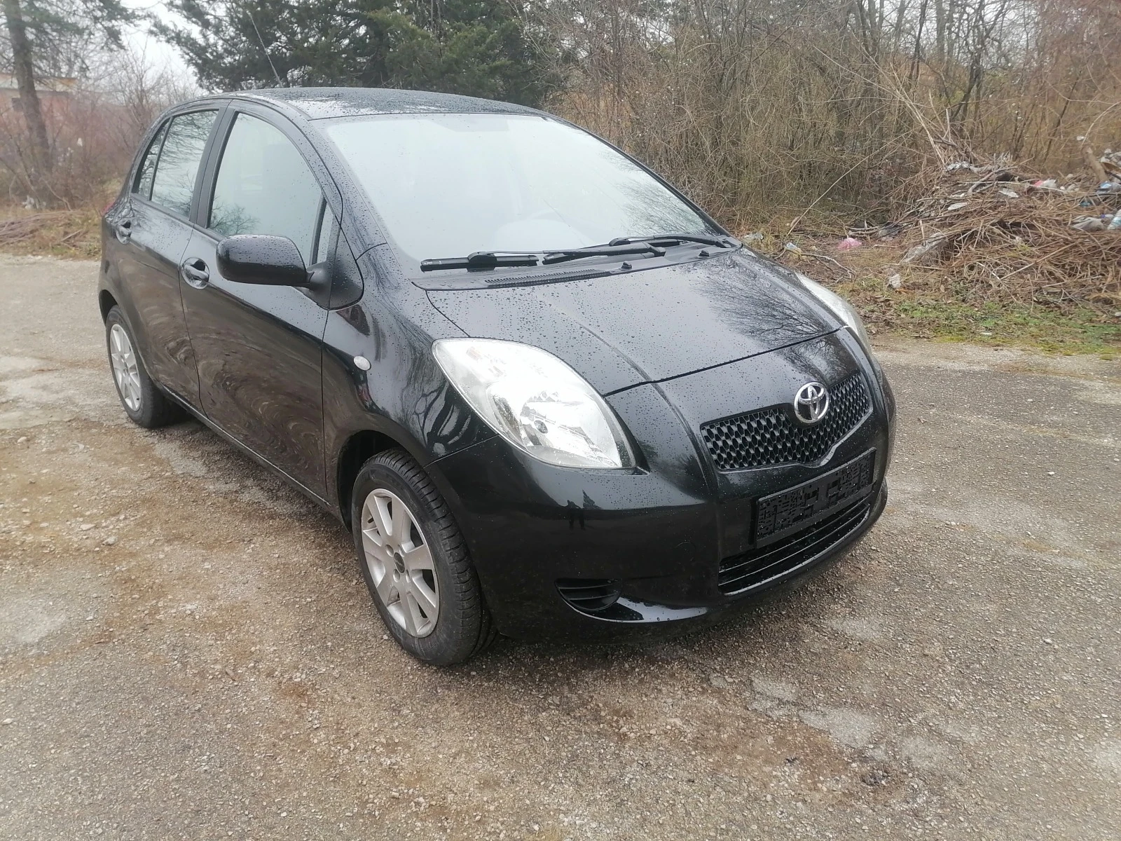 Toyota Yaris 1.0VVT-i - изображение 3