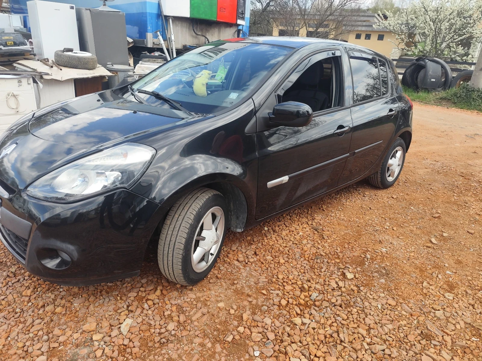 Renault Clio 1.2, снимка 10 - Автомобили и джипове - 54236942