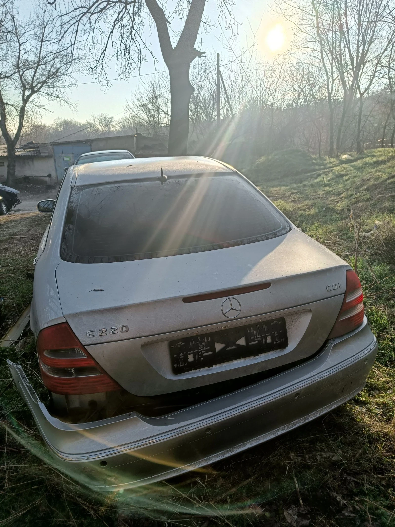 Mercedes-Benz E 220  - изображение 3