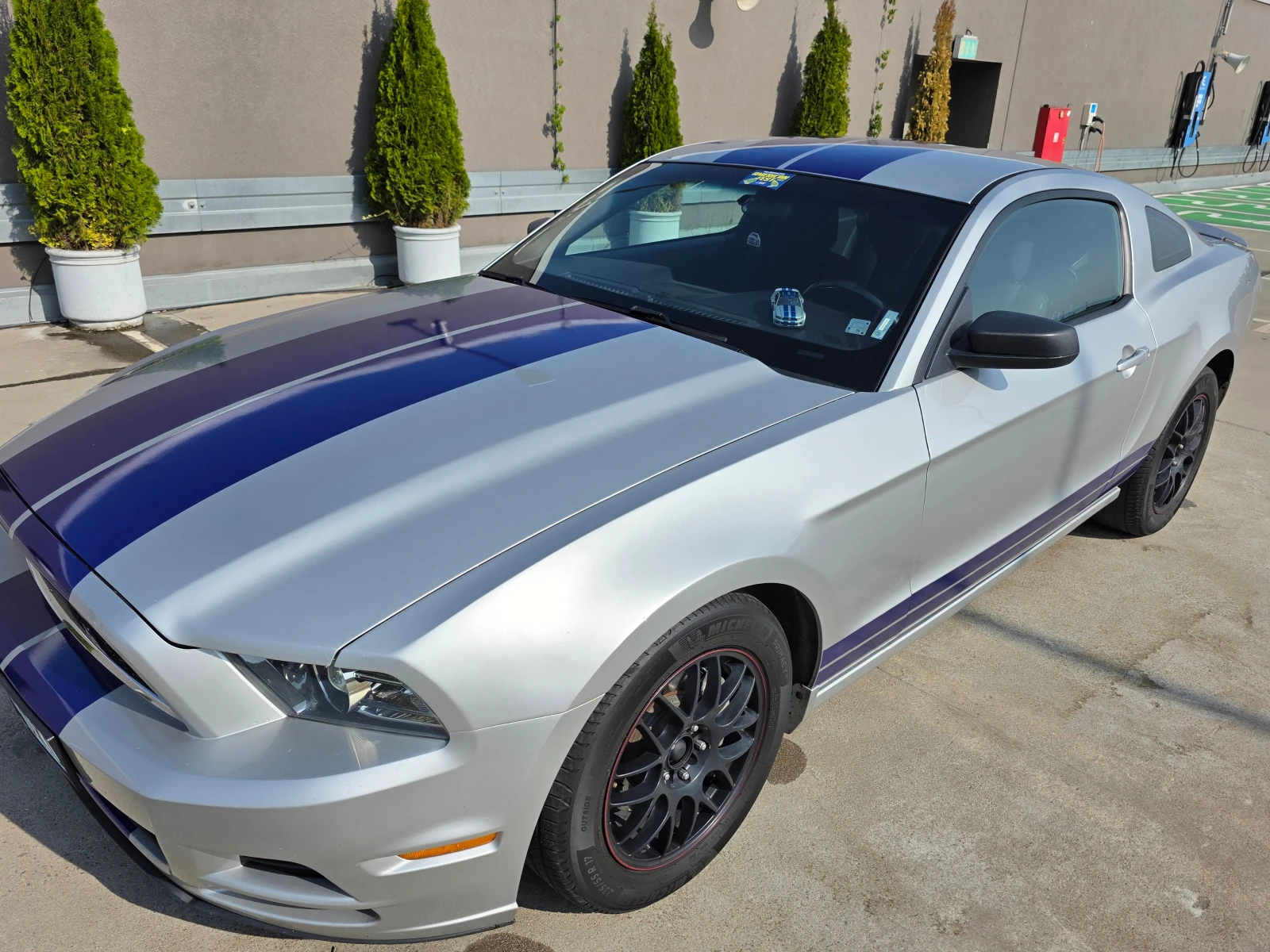Ford Mustang 3.7-V6-facelift - изображение 2