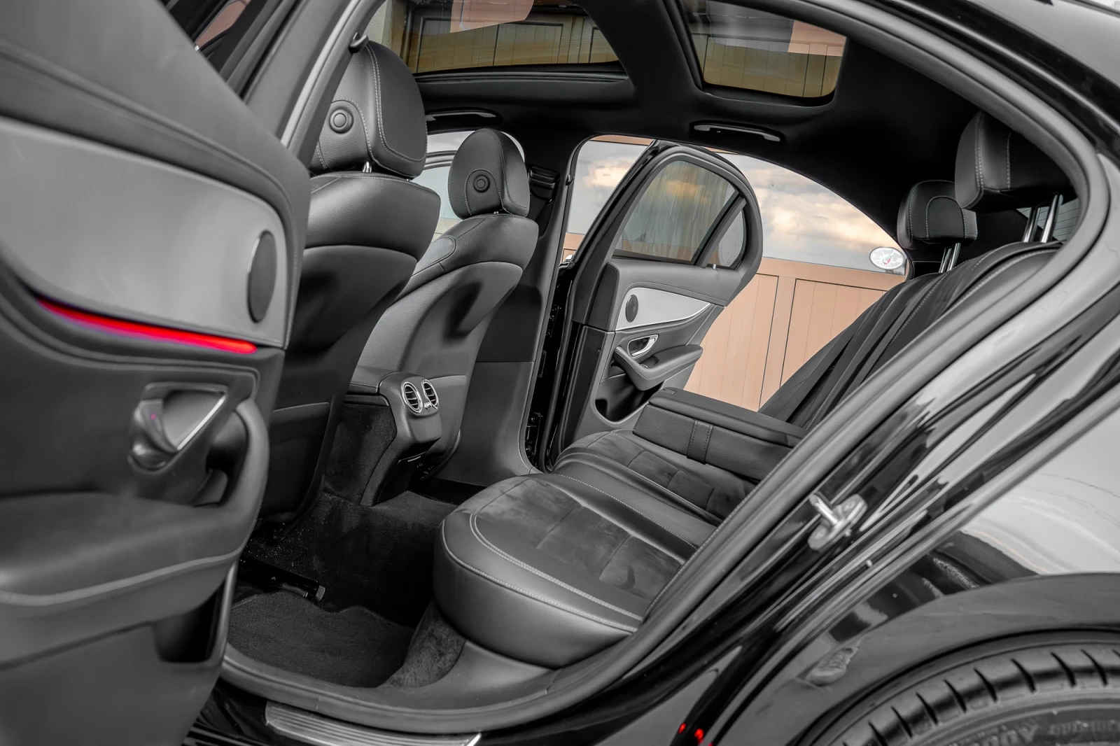 Mercedes-Benz E 220 AMG/9G-TRONIC/DISTRONIC/PANORAMA/360CAMERA/DIGITAL | Mobile.bg   13